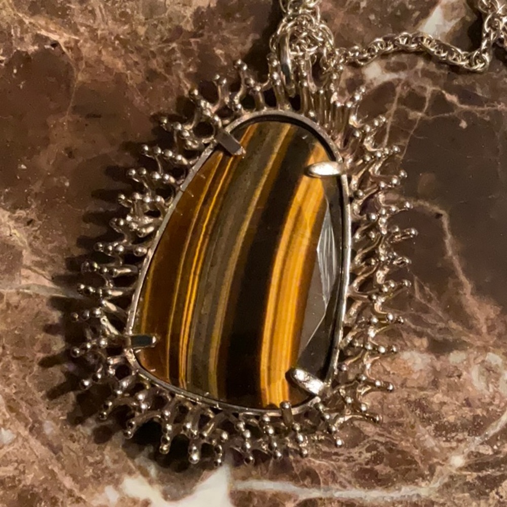 Vintage Kendra Necklace with large Tiger Eye - Picture 4 of 4